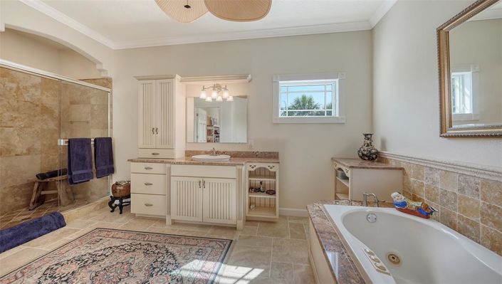 Image No.37-3 Bed Property for sale