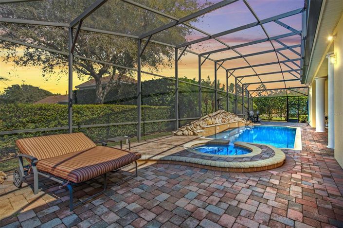 Image No.30-5 Bed Property for sale