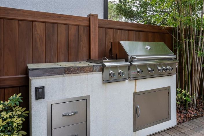 Image No.28-3 Bed Property for sale