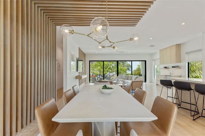 Image No.28-4 Bed Property for sale