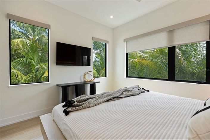 Image No.45-4 Bed Property for sale