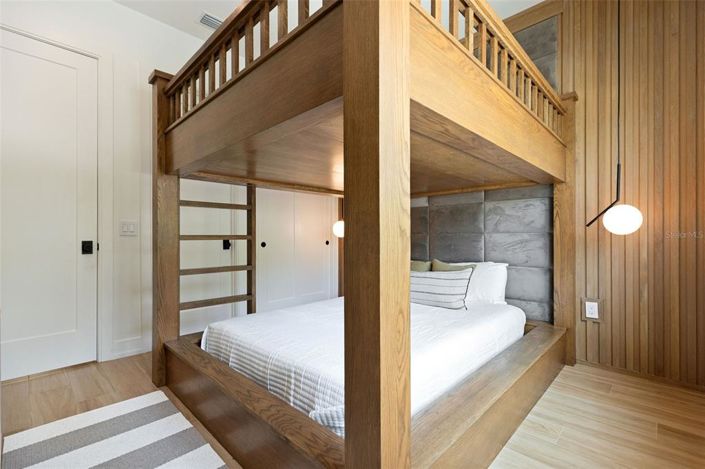 Image No.50-4 Bed Property for sale