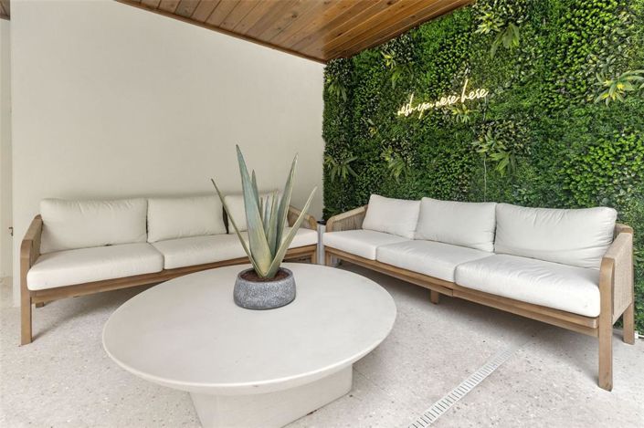 Image No.8-4 Bed Property for sale