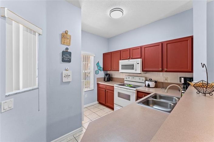 Image No.12-3 Bed Townhouse for sale