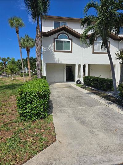 Image No.1-3 Bed Townhouse for sale