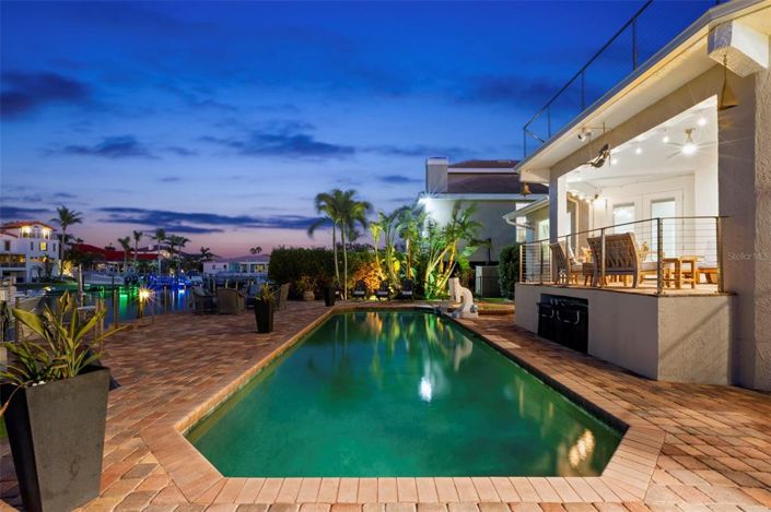 Image No.10-3 Bed Property for sale