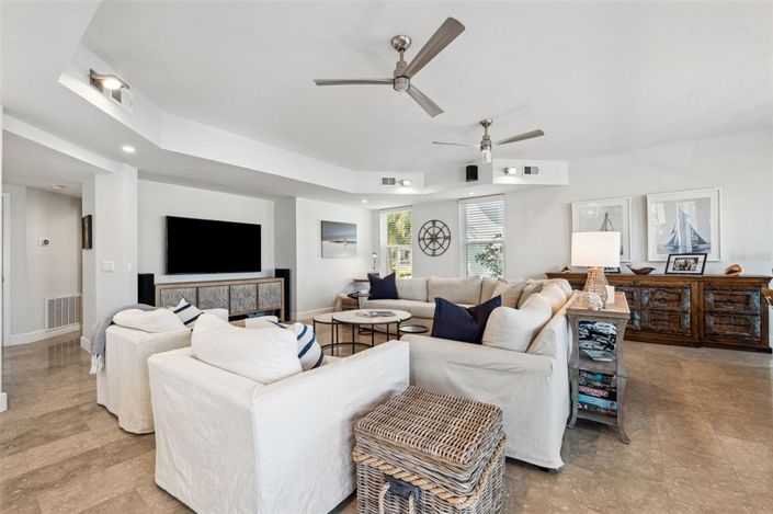 Image No.32-3 Bed Property for sale