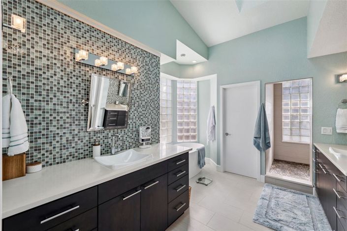 Image No.36-3 Bed Property for sale