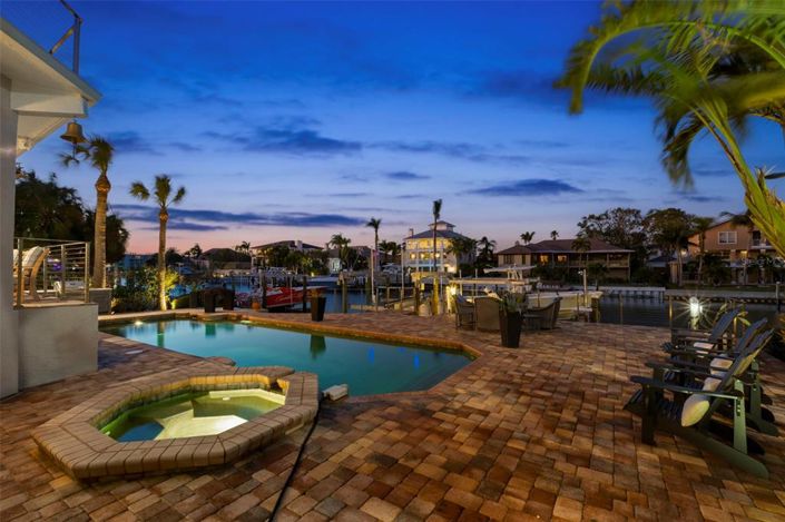 Image No.6-3 Bed Property for sale