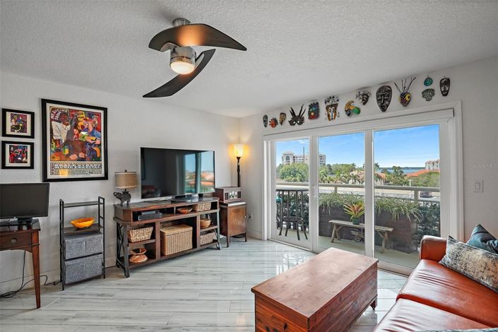 Image No.6-1 Bed Property for sale