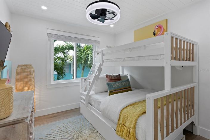 Image No.18-5 Bed Property for sale