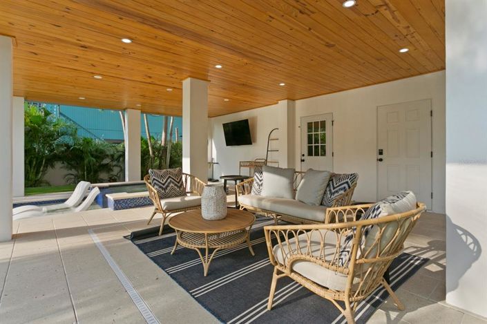 Image No.4-5 Bed Property for sale