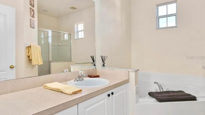 Image No.41-4 Bed Townhouse for sale