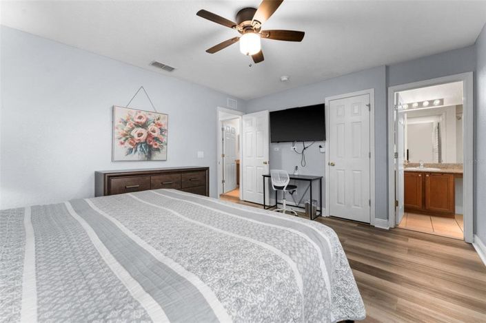 Image No.30-4 Bed Property for sale