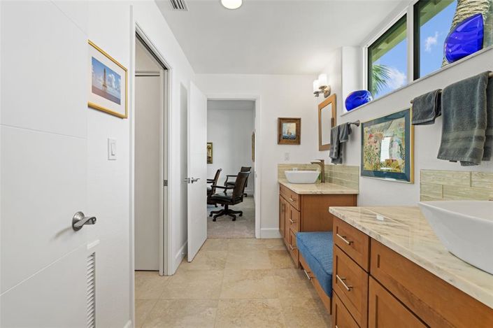 Image No.45-5 Bed Property for sale