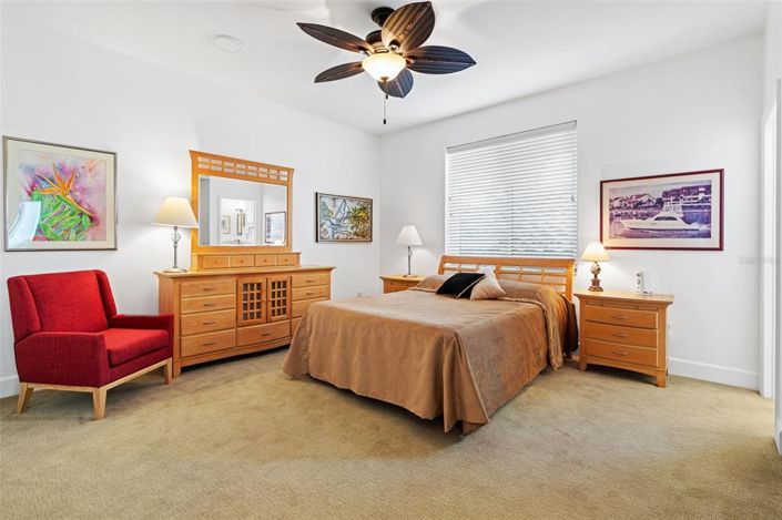 Image No.50-5 Bed Property for sale