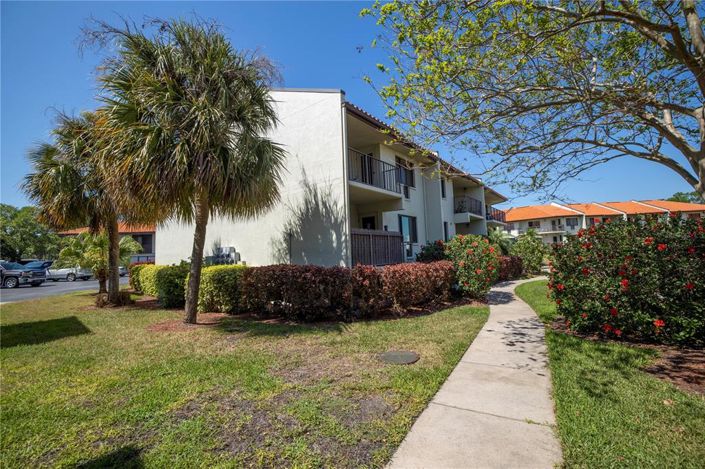 Image No.45-2 Bed Property for sale