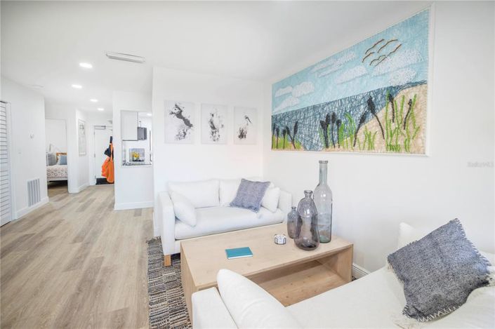 Image No.6-2 Bed Property for sale