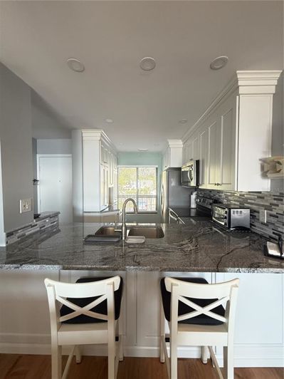 Image No.12-2 Bed Property for sale