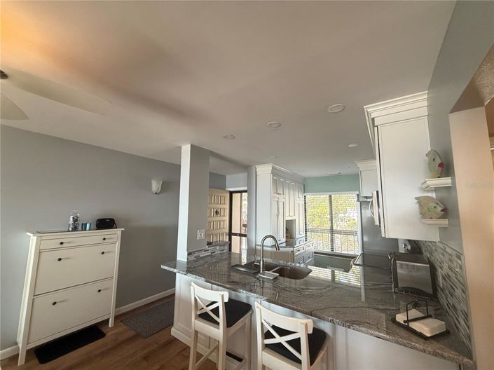 Image No.6-2 Bed Property for sale