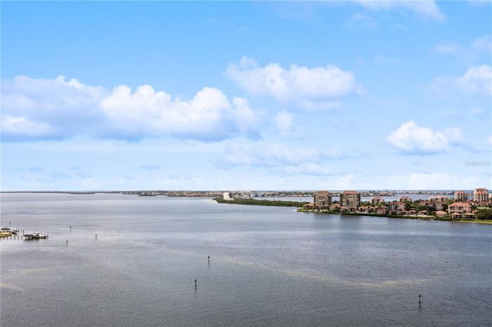 Image No.25-2 Bed Property for sale