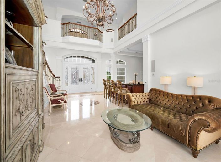 Image No.9-6 Bed Property for sale