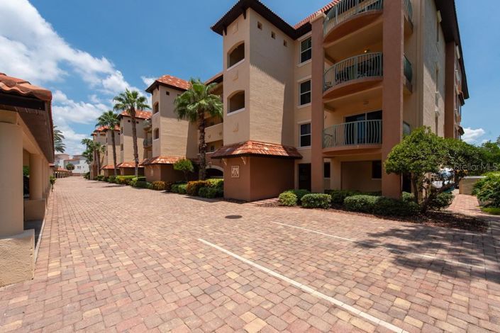 Image No.8-3 Bed Property for sale