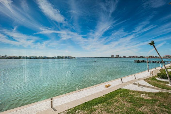 Image No.32-2 Bed Property for sale