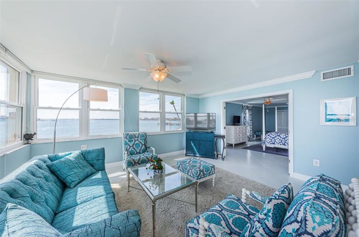 Image No.6-2 Bed Property for sale