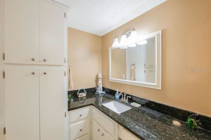 Image No.26-2 Bed Property for sale