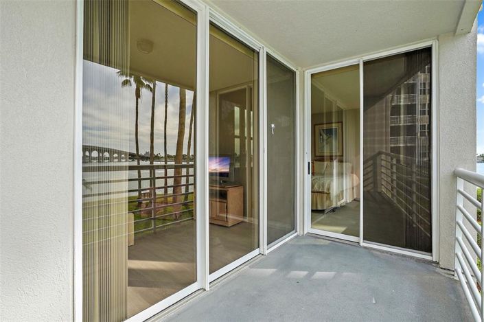 Image No.12-2 Bed Property for sale