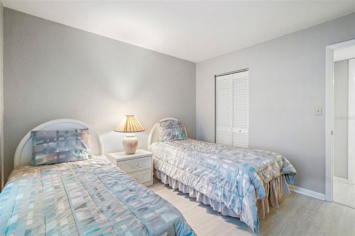 Image No.21-2 Bed Property for sale