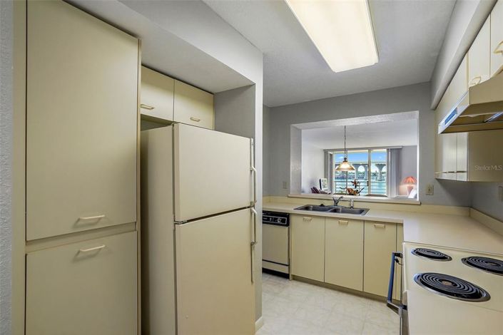 Image No.6-2 Bed Property for sale