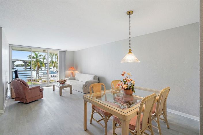 Image No.7-2 Bed Property for sale