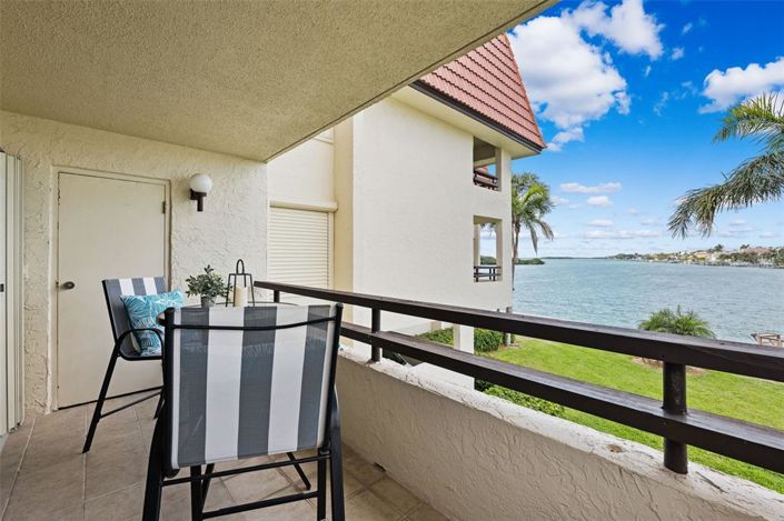 Image No.10-2 Bed Property for sale