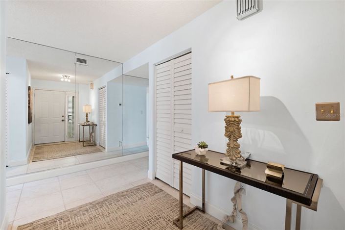 Image No.4-2 Bed Property for sale