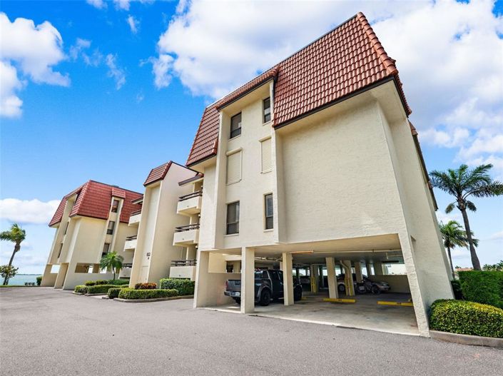 Image No.44-2 Bed Property for sale