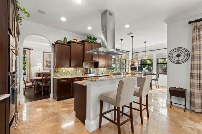 Image No.2-4 Bed Property for sale