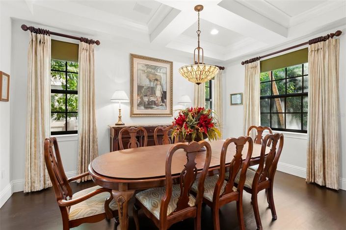 Image No.12-4 Bed Property for sale