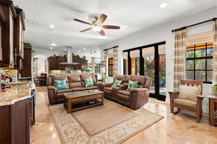 Image No.27-4 Bed Property for sale