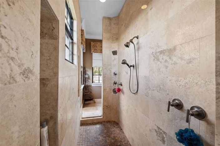 Image No.42-4 Bed Property for sale