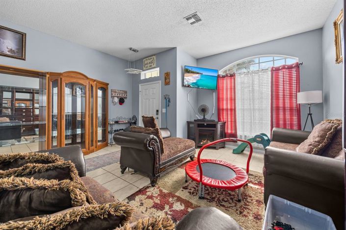 Image No.13-6 Bed Property for sale