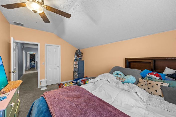 Image No.36-6 Bed Property for sale