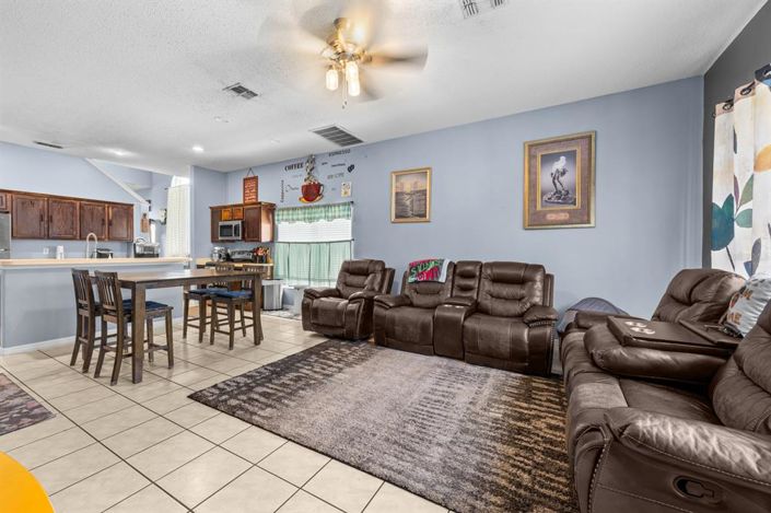 Image No.6-6 Bed Property for sale