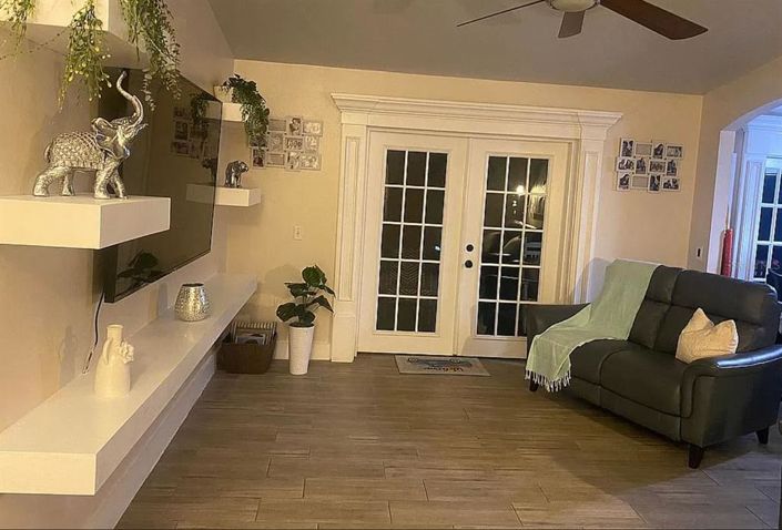 Image No.8-3 Bed Property for sale