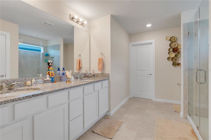 Image No.18-5 Bed Property for sale