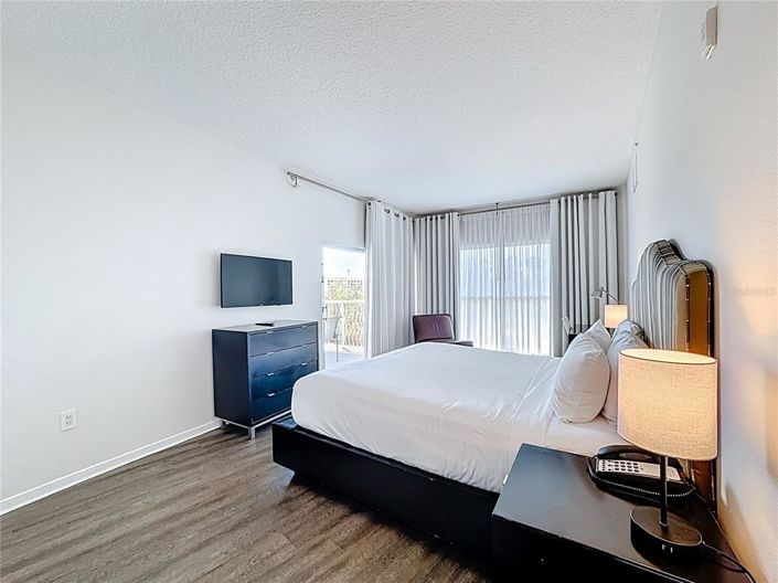 Image No.15-2 Bed Property for sale