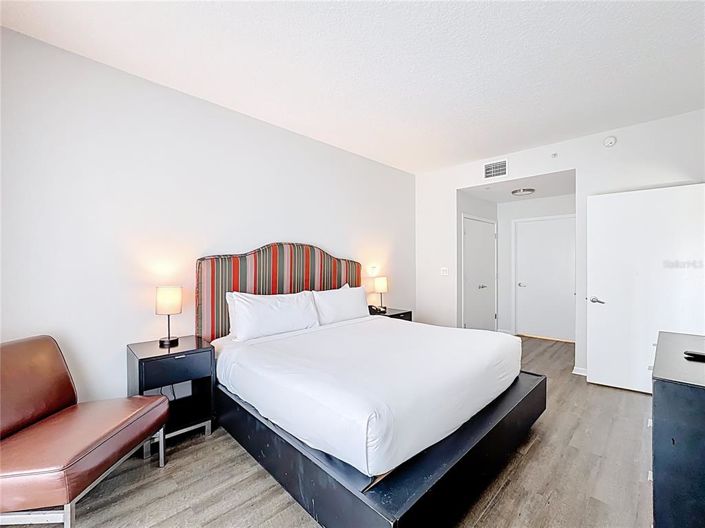 Image No.20-2 Bed Property for sale