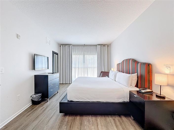 Image No.21-2 Bed Property for sale