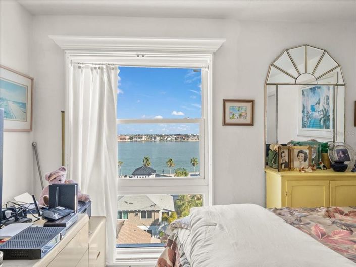 Image No.30-2 Bed Property for sale